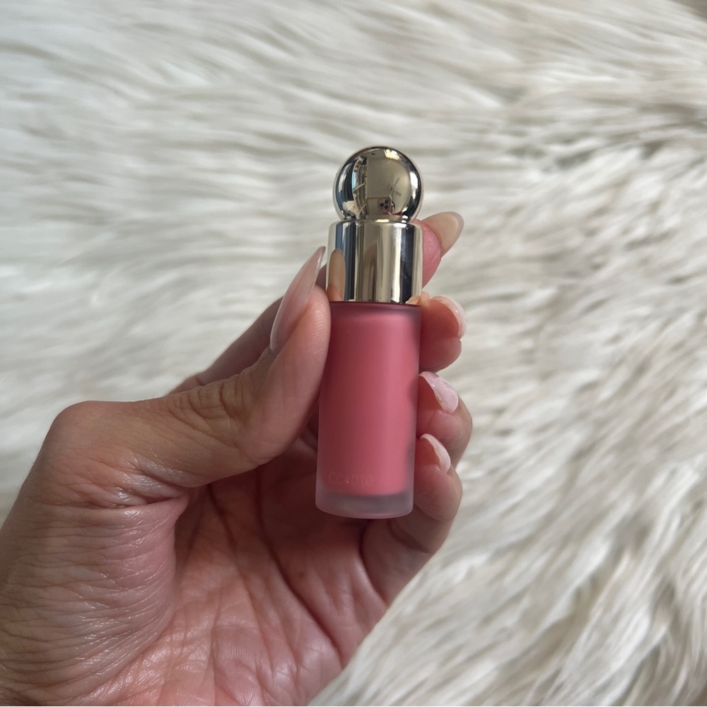 Rare Beauty by Selena Gomez Mini Soft Pinch Blush in Happy - Picture 4 of 5